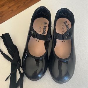 Capezio Girls Tap Shoes - size 10M